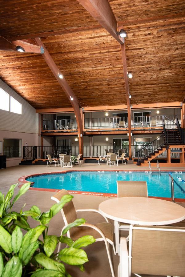 Best Western Plus Plattsburgh Exterior foto